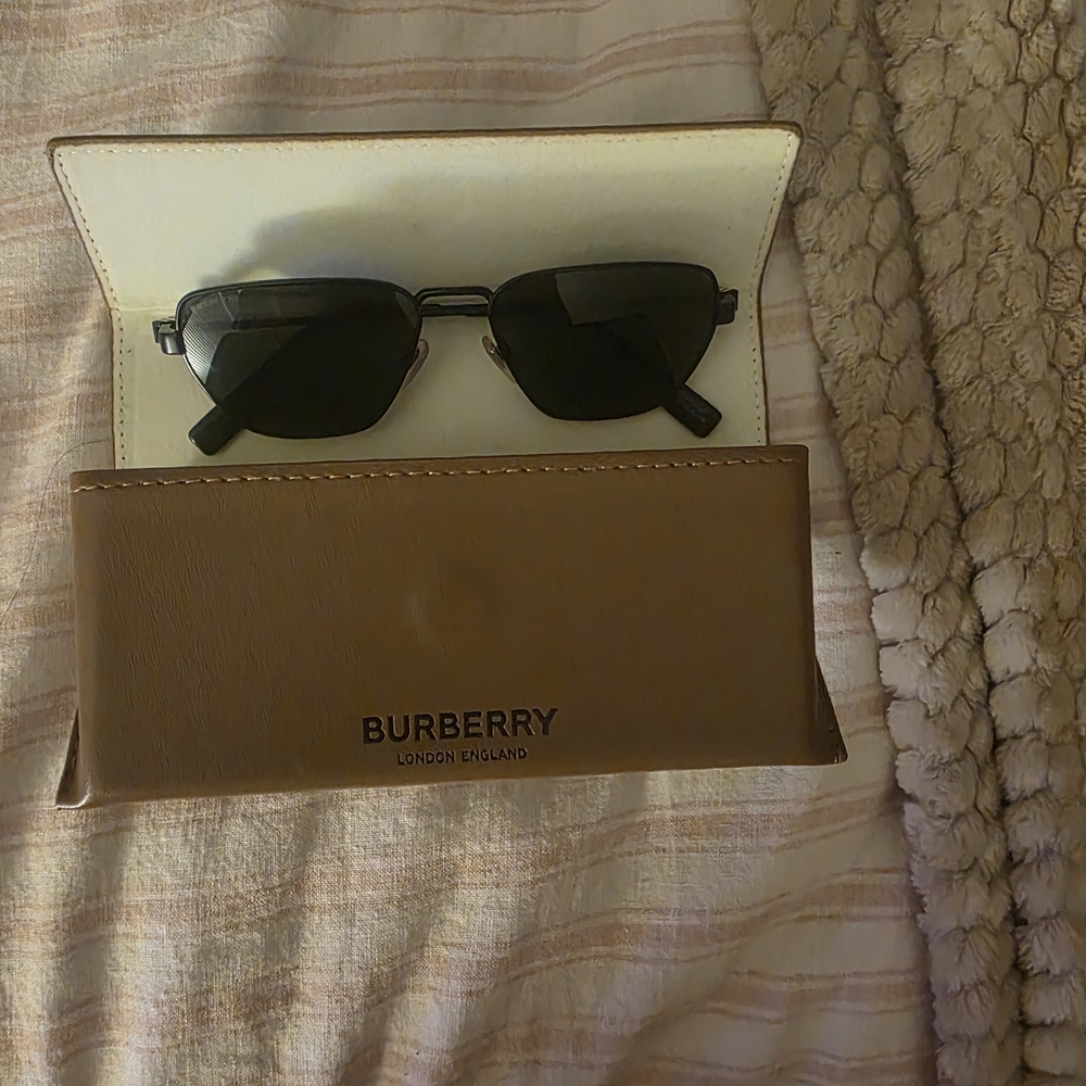 Burberry black Angled Sunglasses